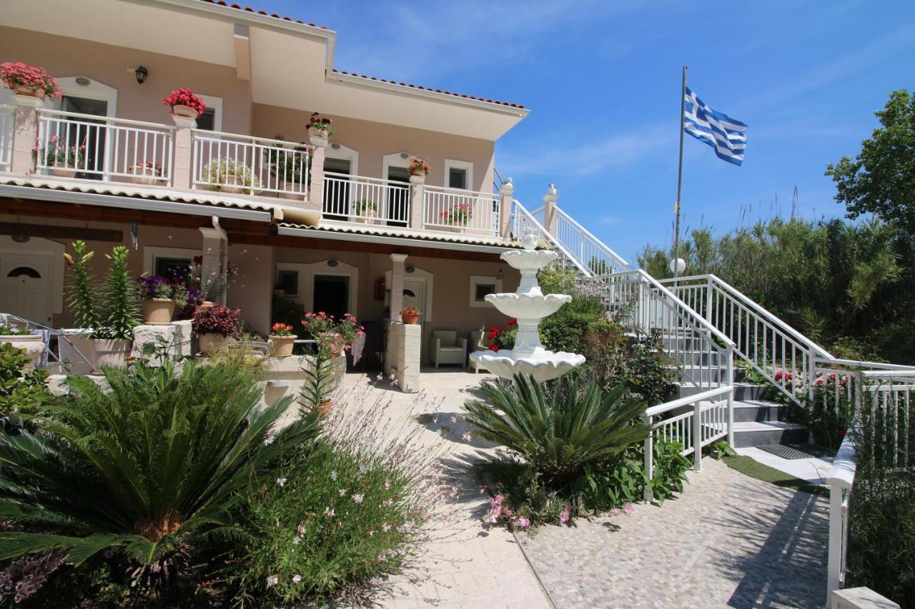 Santa Barbara Lakis Apartments Perivólion Екстериор снимка