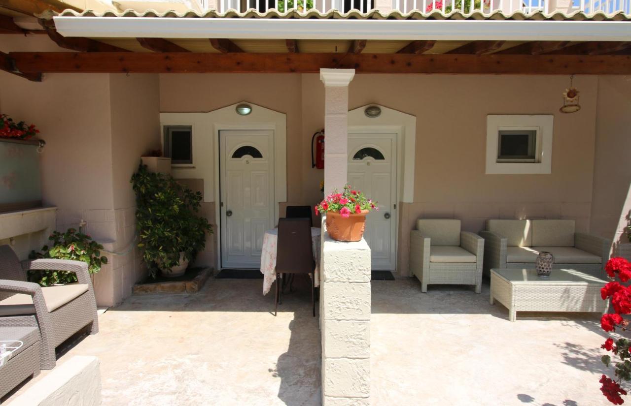 Santa Barbara Lakis Apartments Perivólion Екстериор снимка