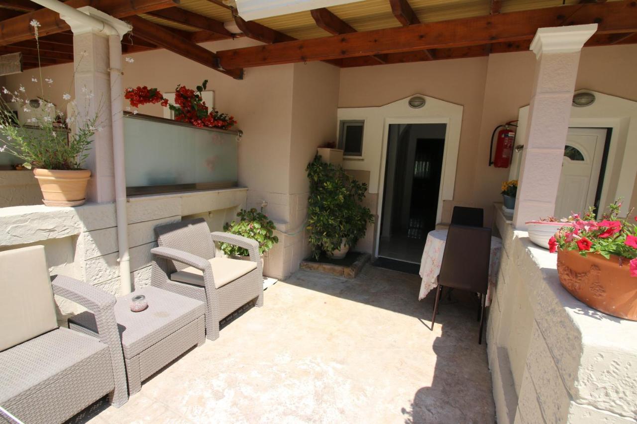 Santa Barbara Lakis Apartments Perivólion Екстериор снимка