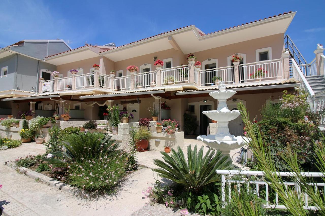 Santa Barbara Lakis Apartments Perivólion Екстериор снимка