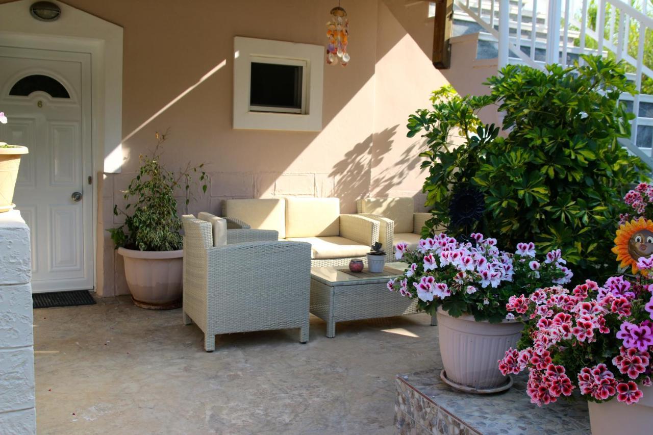 Santa Barbara Lakis Apartments Perivólion Екстериор снимка