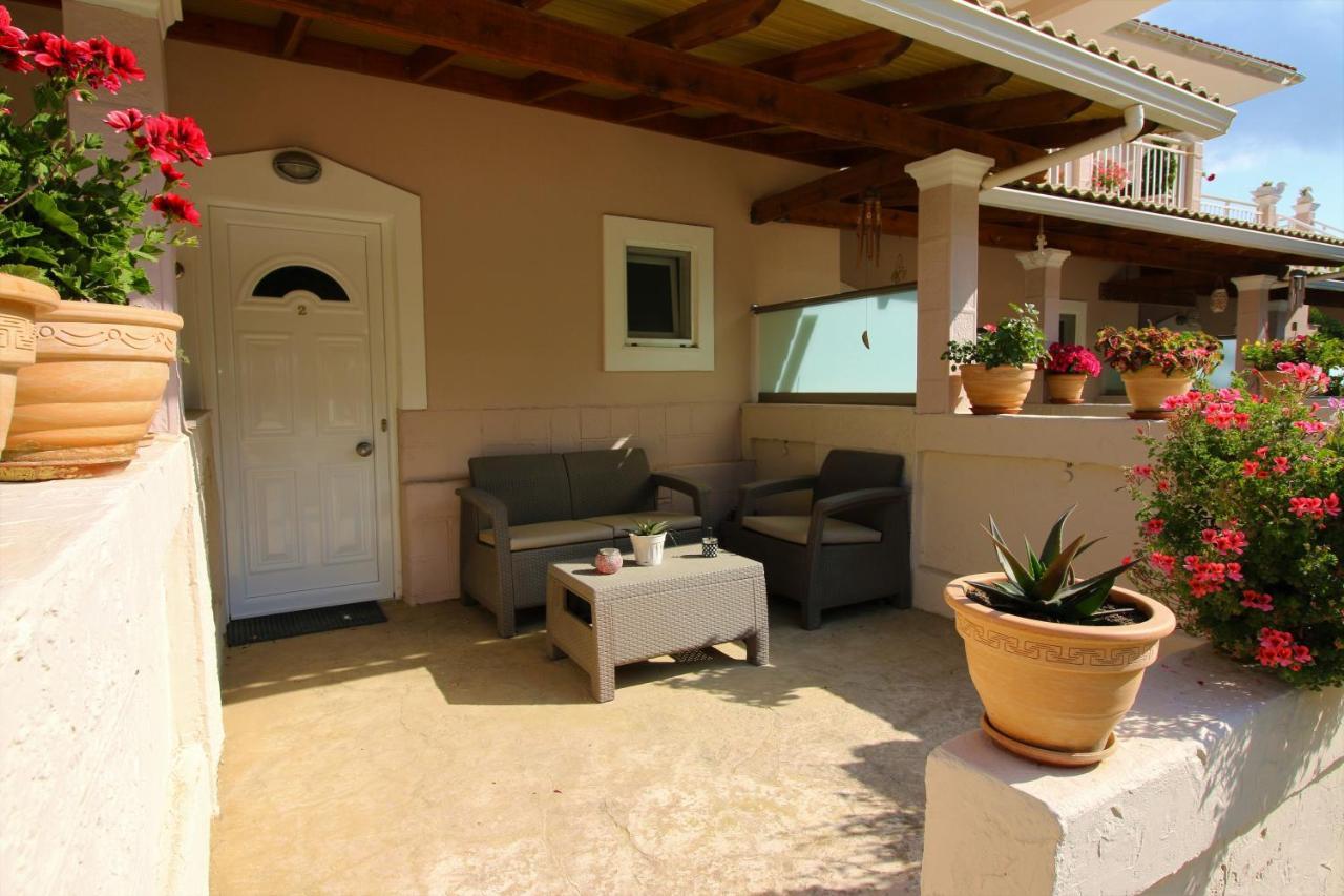 Santa Barbara Lakis Apartments Perivólion Екстериор снимка