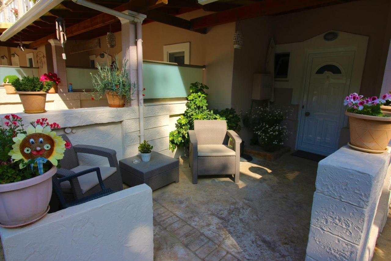 Santa Barbara Lakis Apartments Perivólion Екстериор снимка